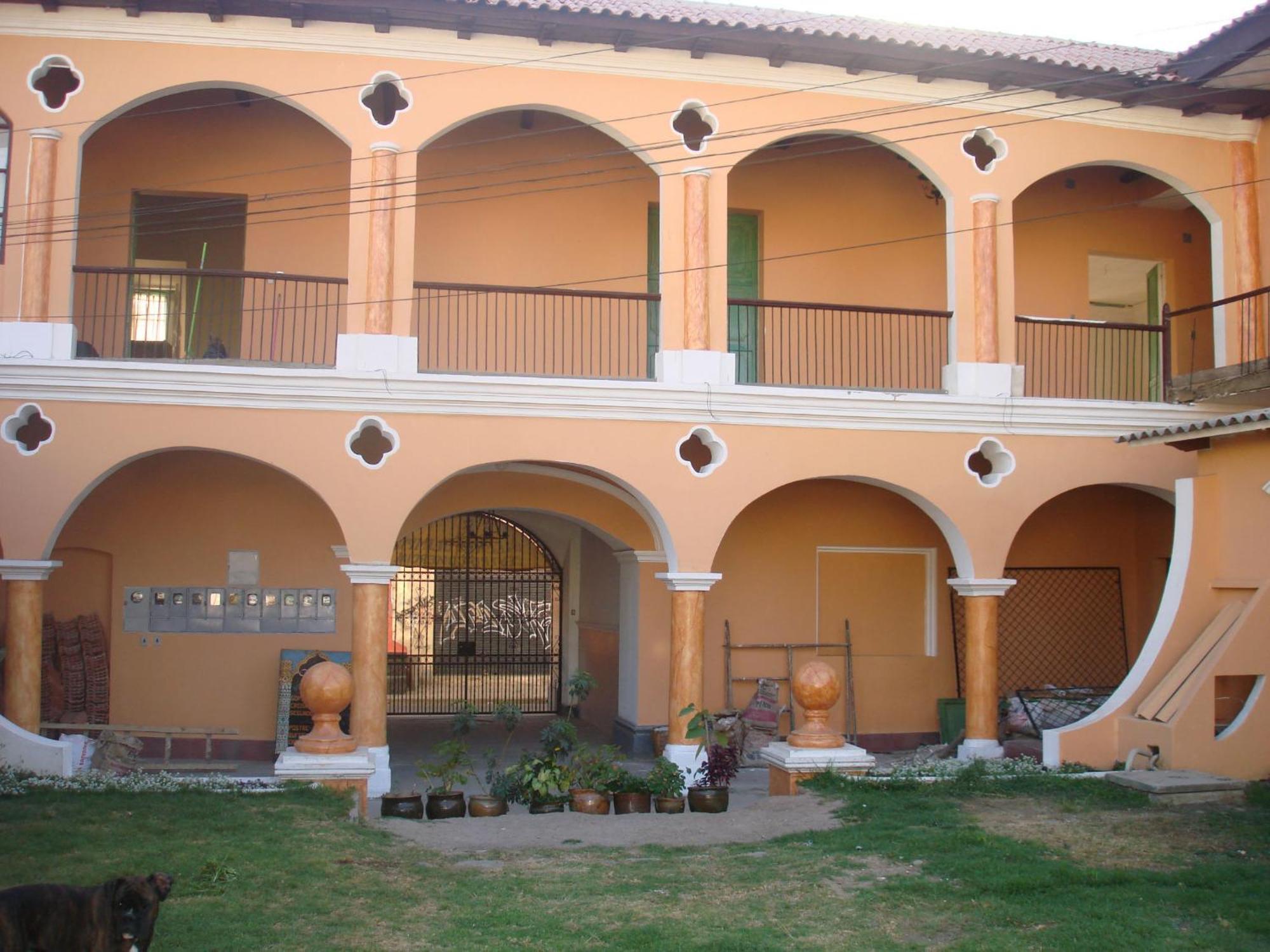 Naupa House Hostel Кочабамба Екстериор снимка